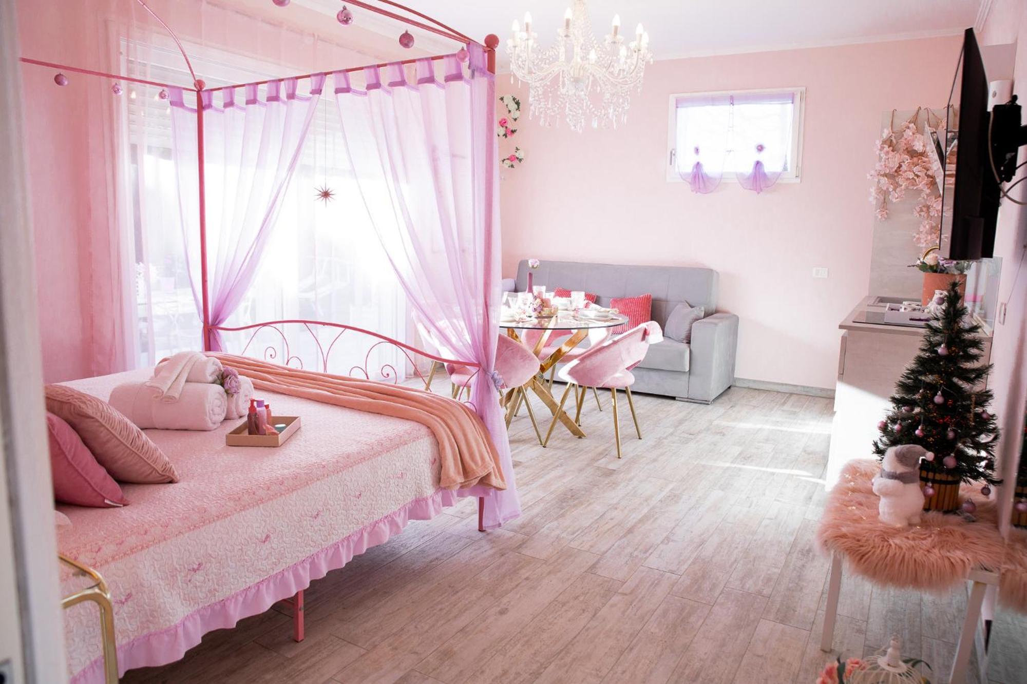 Tinmar Barbie House Holiday home